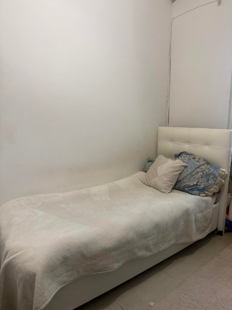 Gratis bed, Immo