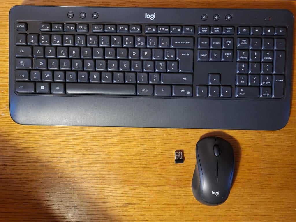 Clavier et souris sans fil Logitech, Informatique & Logiciels, Sans fil