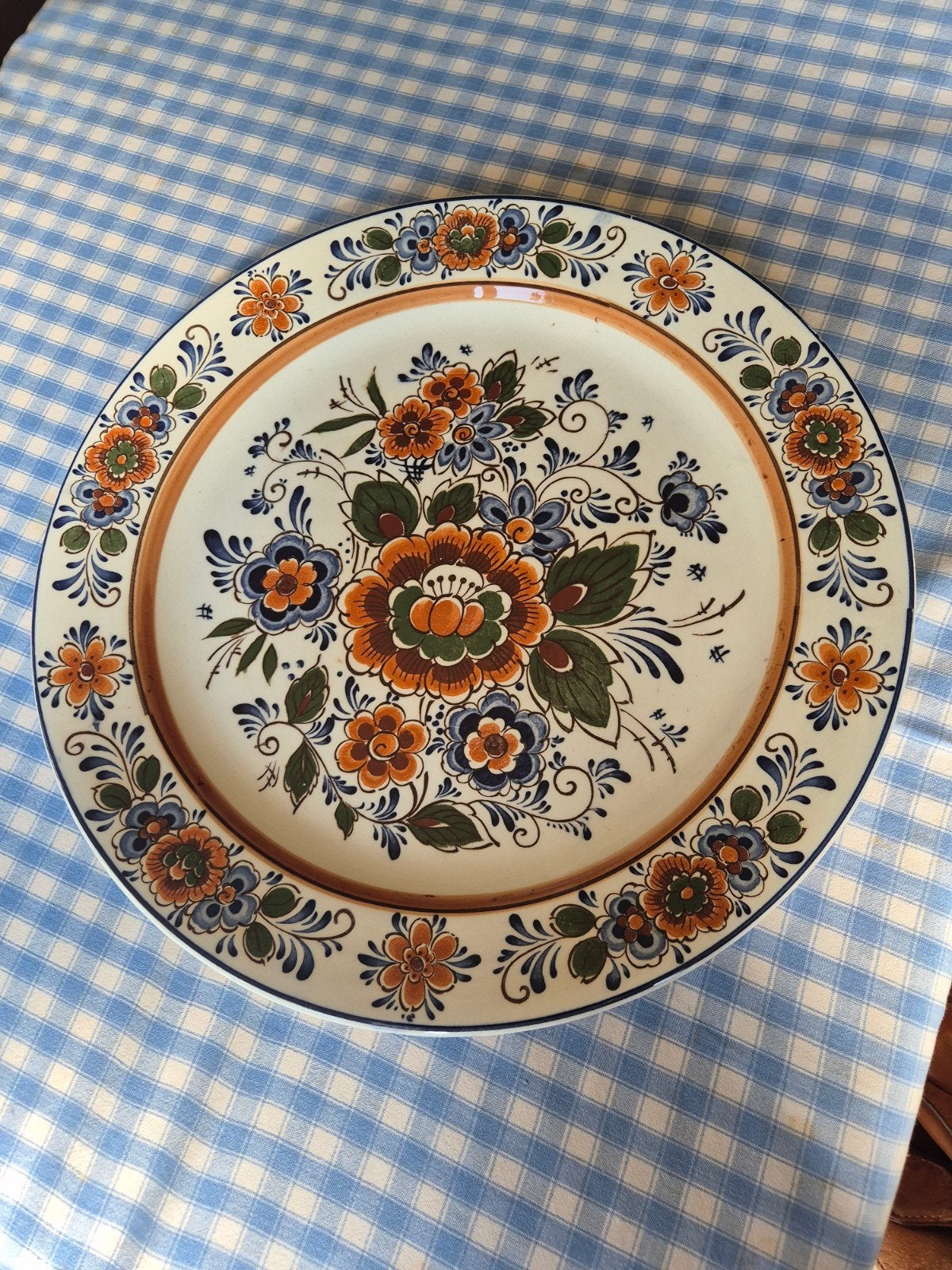 Polychroom bord, Ophalen