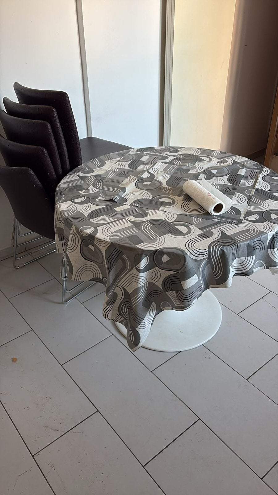 Tafel met 5 stoelen, Huis en Inrichting, Ophalen of Verzenden, Zo goed als nieuw