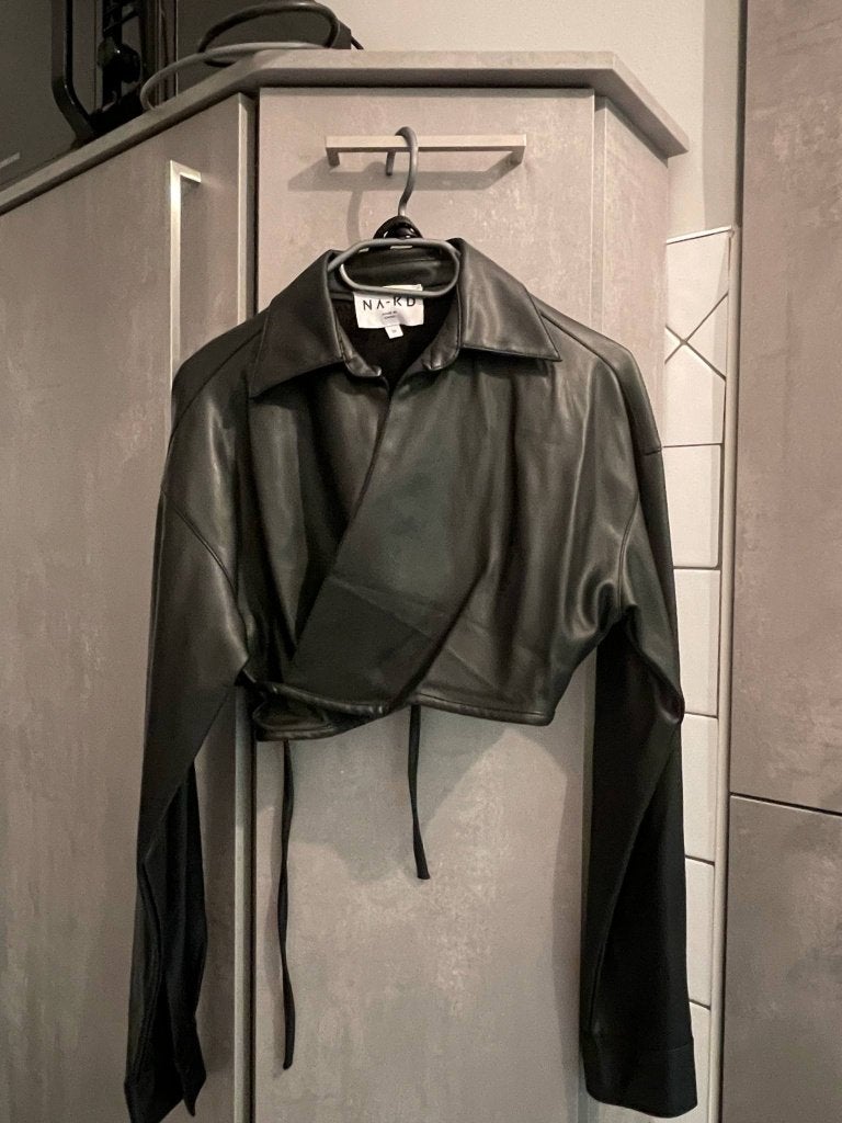 BLOUSE VESTE neuve cache coeur Naf Naf  Simili noire  XS, Neuf, Enlèvement ou Envoi, Taille 34 (XS) ou plus petite, Naf Naf