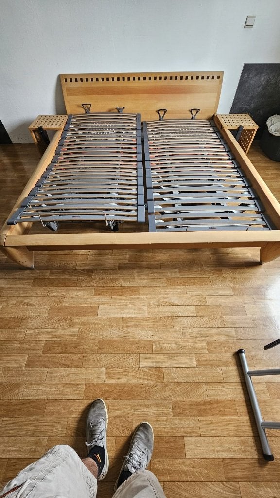 Lit et sommier a vendre, Maison & Meubles, Chambre à coucher | Matelas & Sommiers, Enlèvement, Utilisé, Sommier, 180 cm