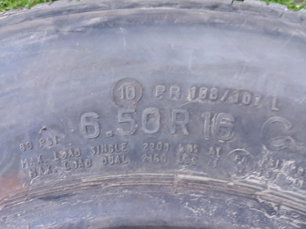 Nieuwe kléber banden 6.50 R 16, Ophalen, Band(en)