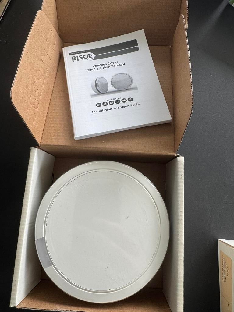 Risco smoke & heat x 2/door/window contact x 3 / button key, Bricolage & Construction, Systèmes d'alarme, Enlèvement, Neuf, Détecteur, Capteur ou Alarme