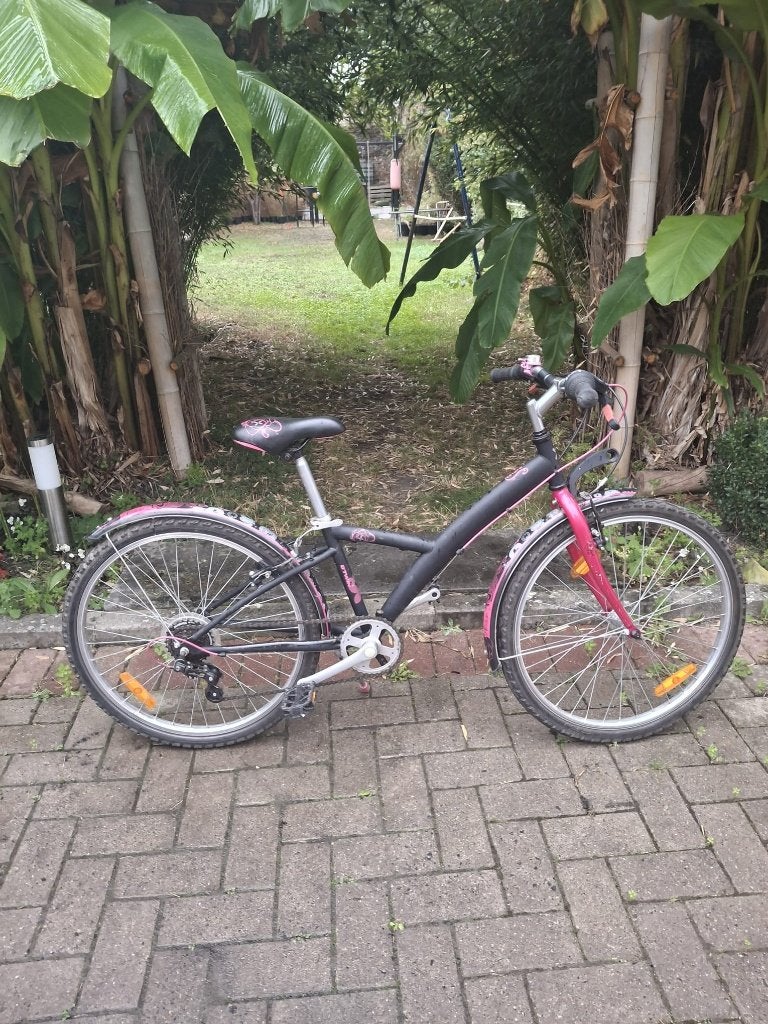 vélo Btwin 24 pouces, Ophalen, 24 inch, Velgrem, Zo goed als nieuw