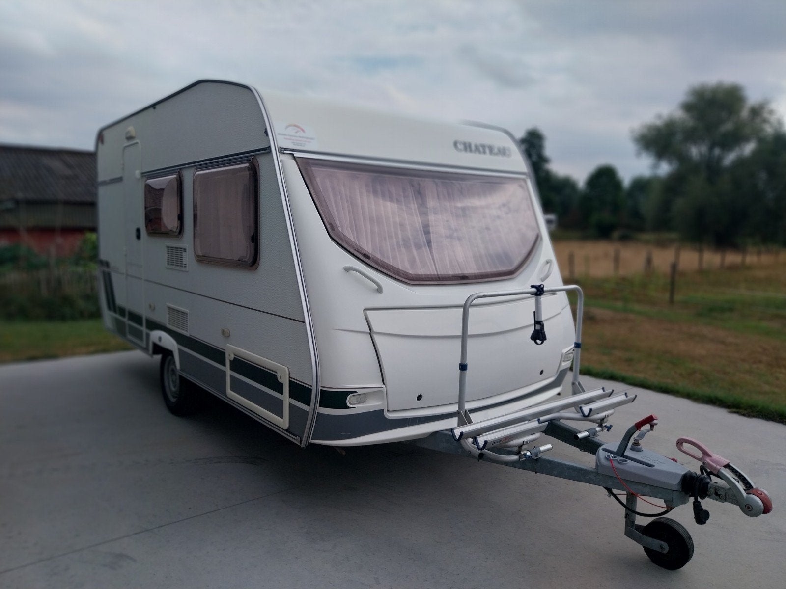 Chateau Caratt 390, Caravans en Kamperen, Chateau, Stapelbed, Bedrijf, Fietsenrek