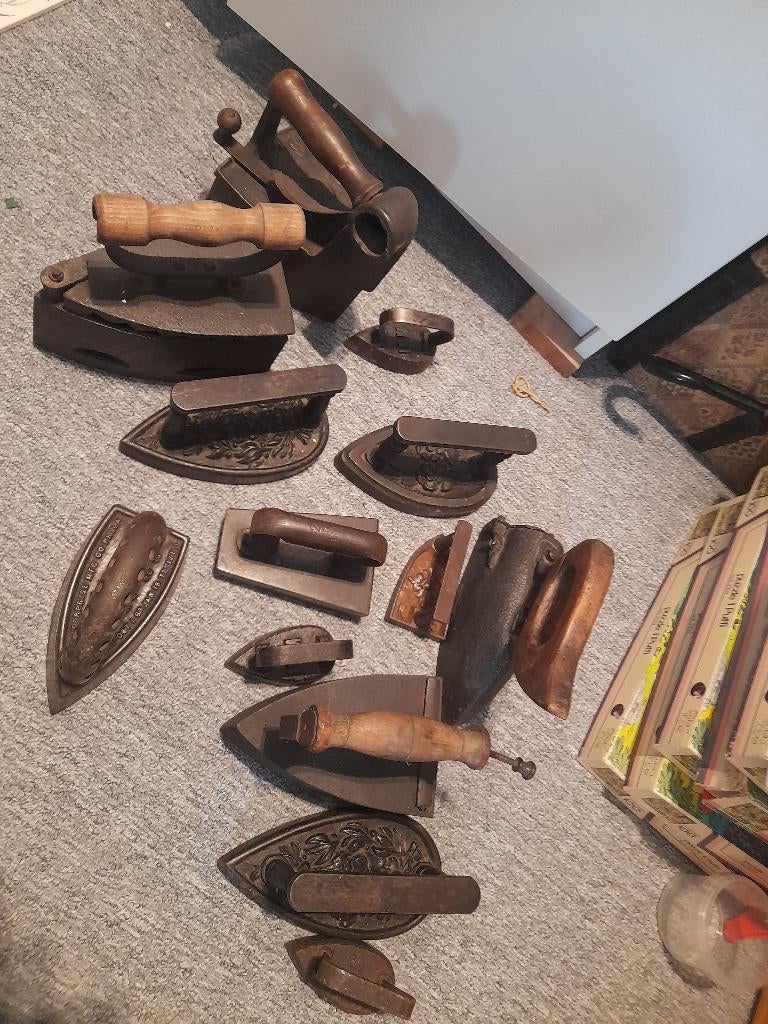 oude vintage strijkijzers, Ophalen, Zo goed als nieuw