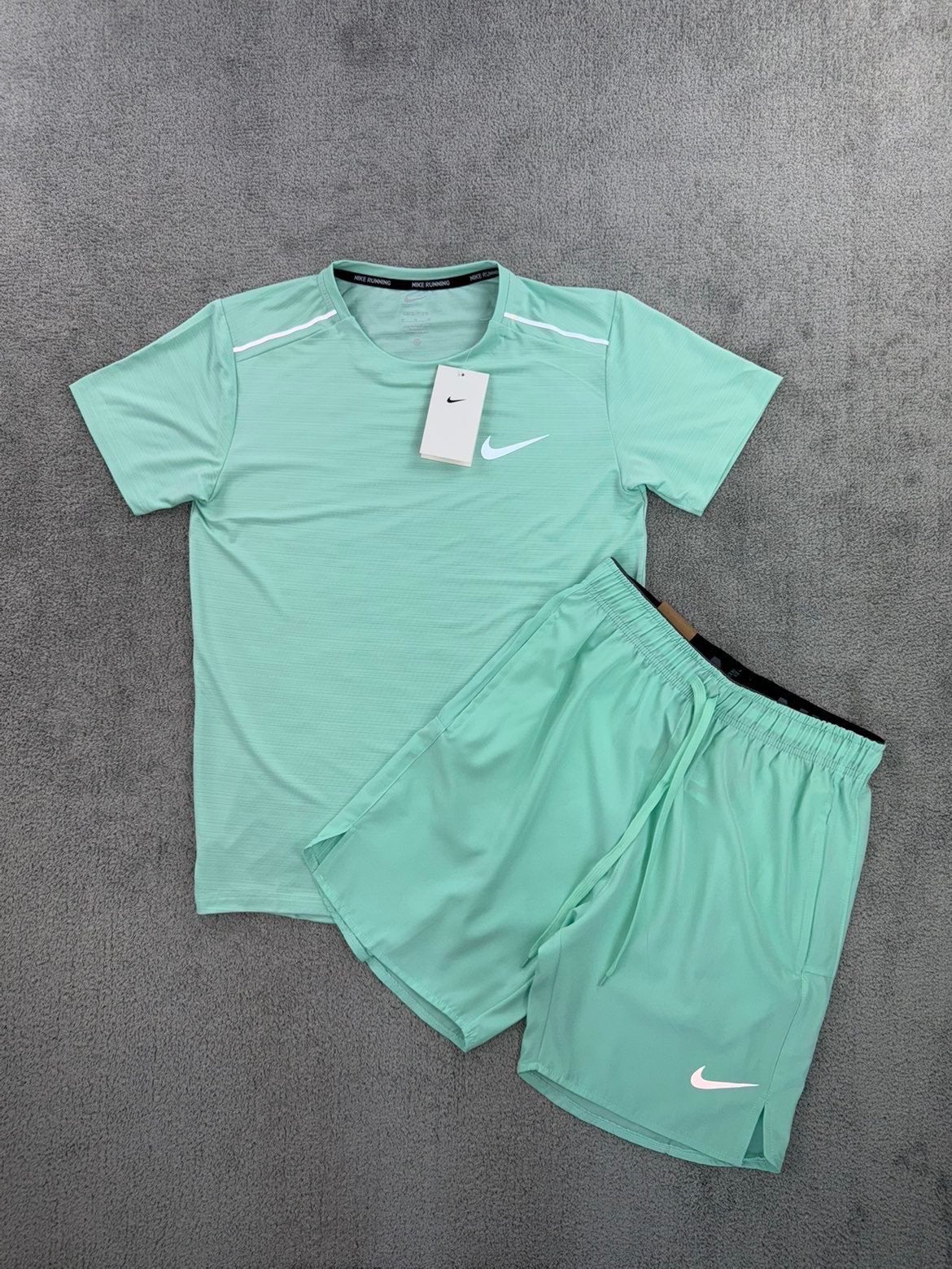 Nike hardloopset turkoois maat L, Kleding | Heren, Sportkleding, Ophalen, Maat 52/54 (L), Bruin, Overige typen