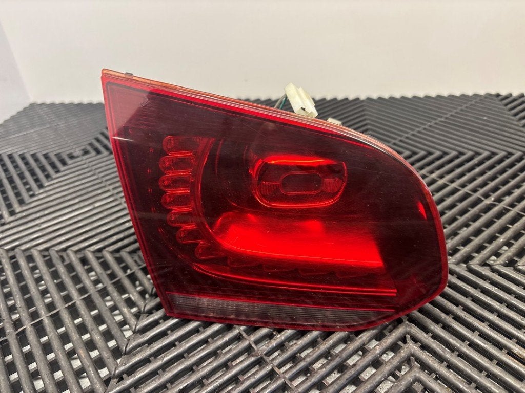 FEU ARRIÈRE GAUCHE Volkswagen Golf VI (5K1), Volkswagen, Volkswagen AG, Utilisé, Kundenbetreuung@volkswagen.de