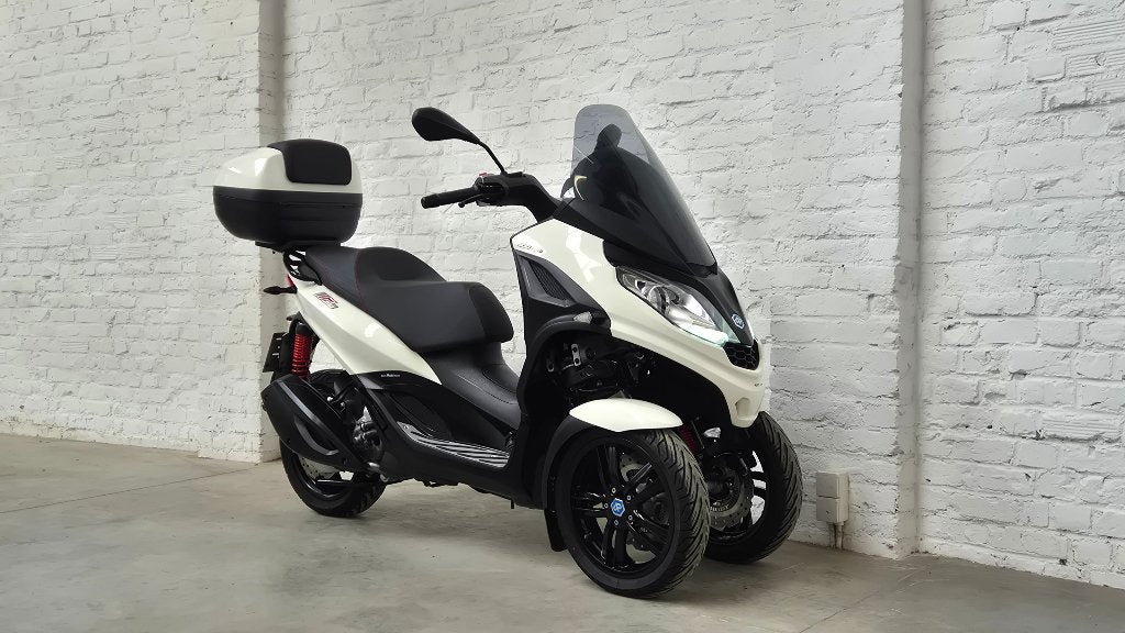 Piaggio MP3 300 HPE 2020 @motomobilia .kortrijk, Motos, 300 cm³, Scooter, Entreprise, Occasion