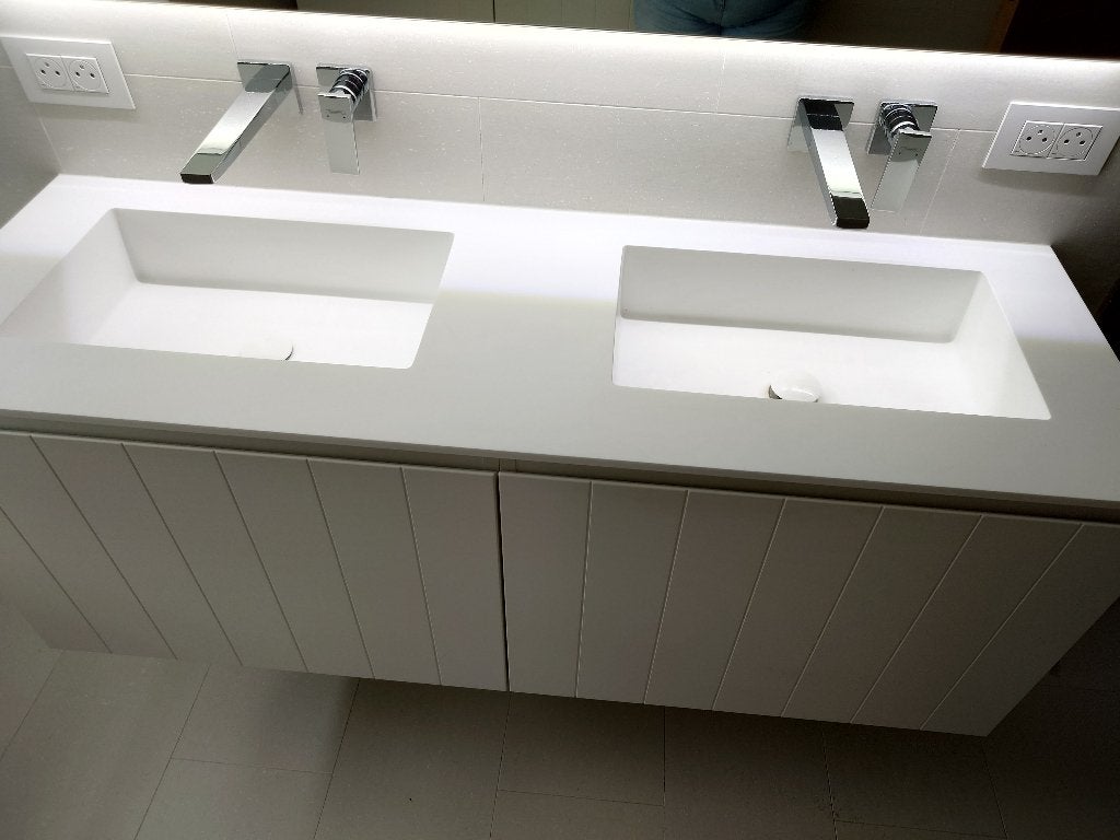 lavabo avec meuble sous-vasque de VIKA en blanc 1400 x 460, Bricolage & Construction, Enlèvement, Comme neuf, Lavabo