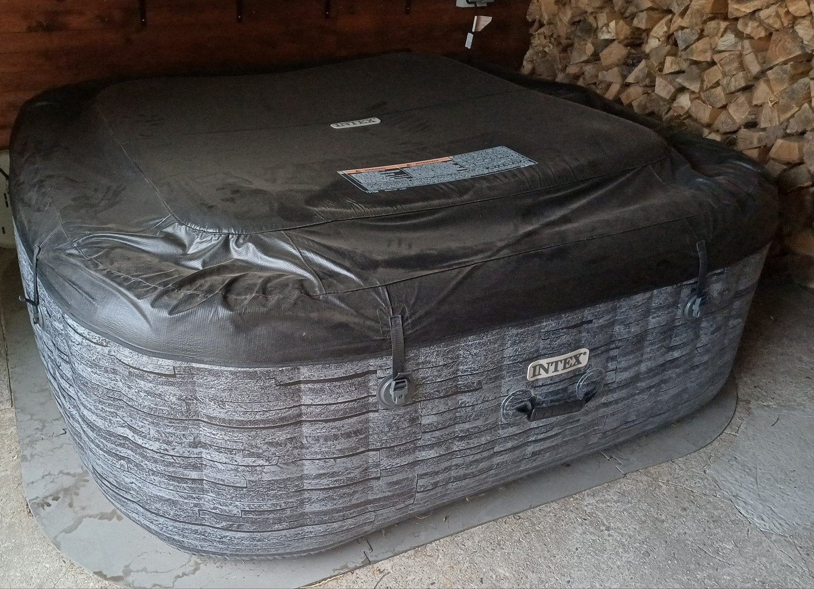 Intex greystone jacuzzi 6 personen, Enlèvement, Neuf, Couverture de piscine