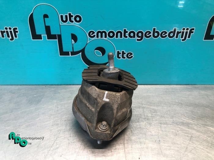 Support moteur d'un BMW 5-Serie (5-Serie 02-), -, 3 mois de garantie, Utilisé, -
