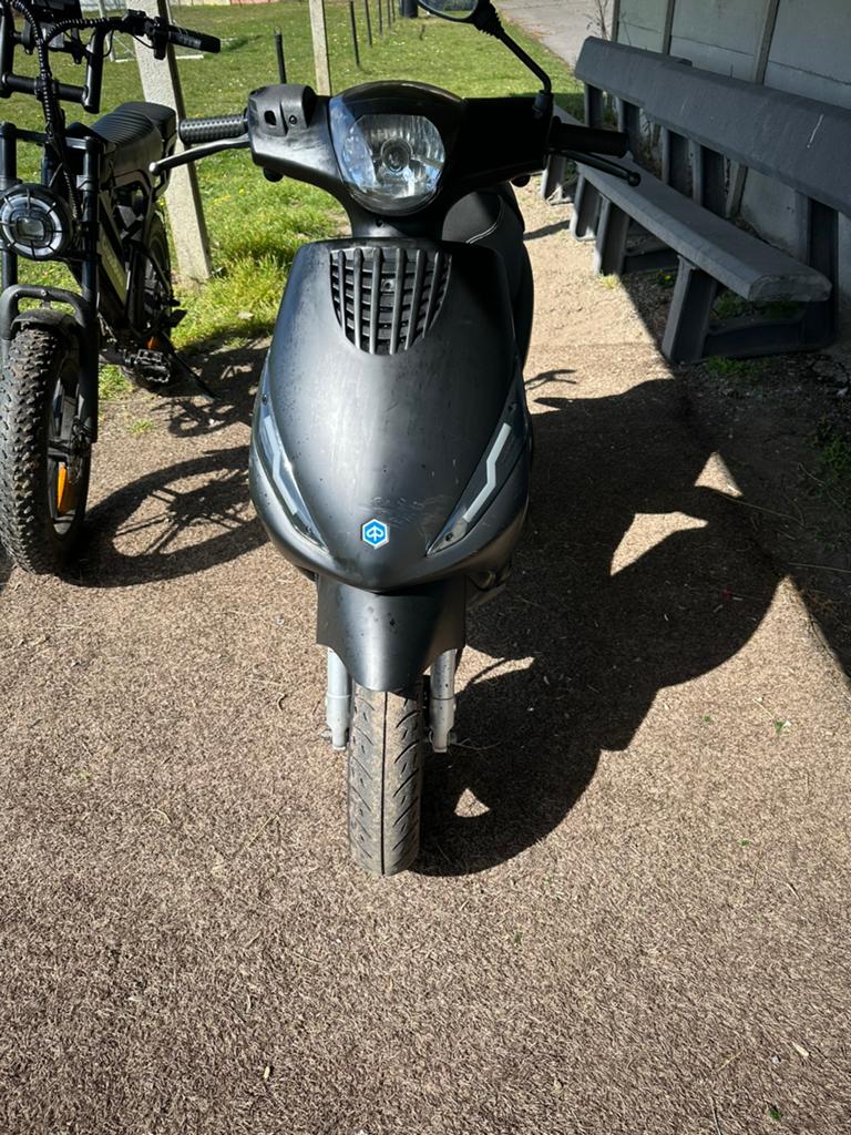 piaggio zip, Fietsen en Brommers, Scooters | Piaggio, Ophalen, Zo goed als nieuw, Zip