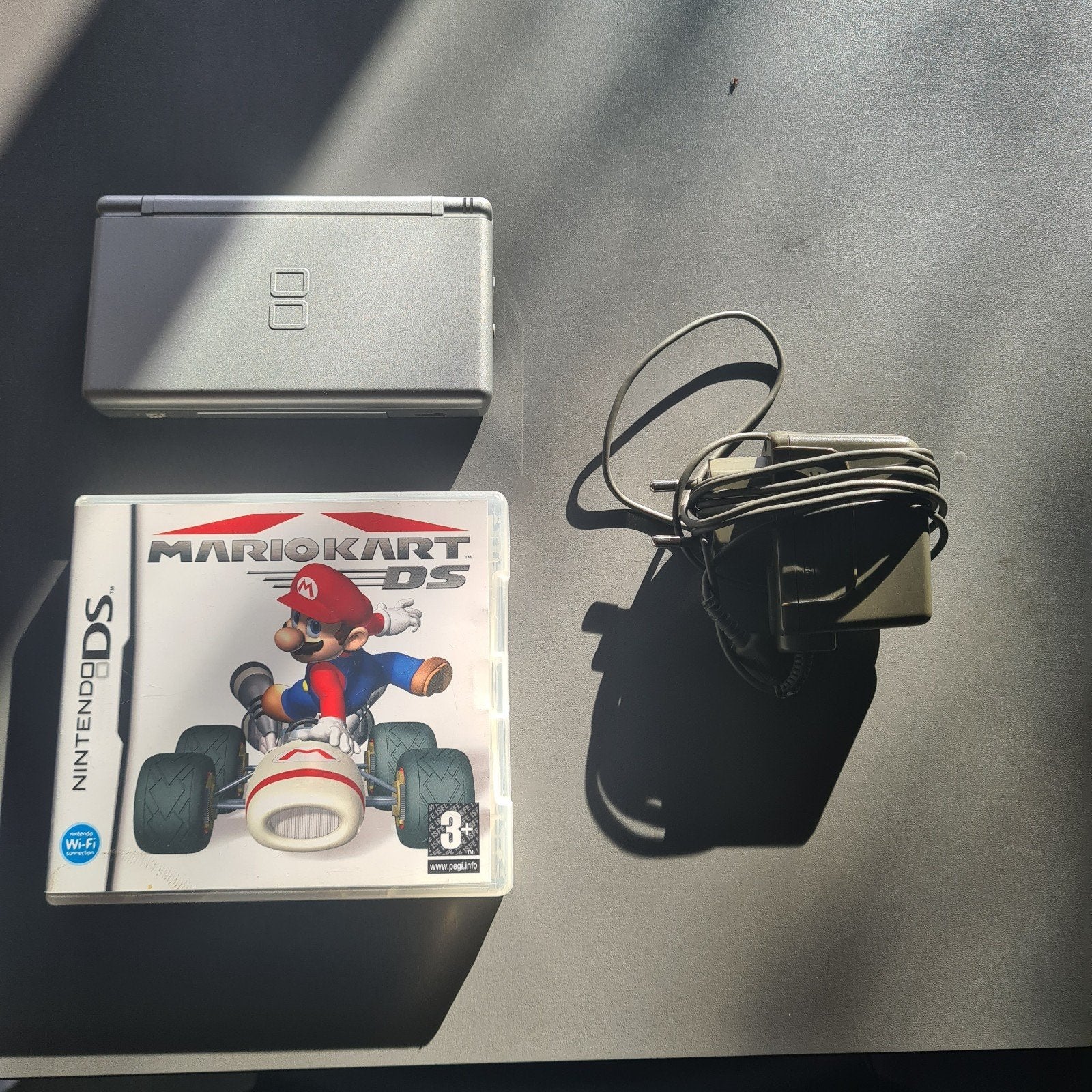 Nintendo DS Lite Silver avec Mario Kart, Consoles de jeu & Jeux vidéo, Consoles de jeu | Nintendo DS, Enlèvement ou Envoi, Utilisé