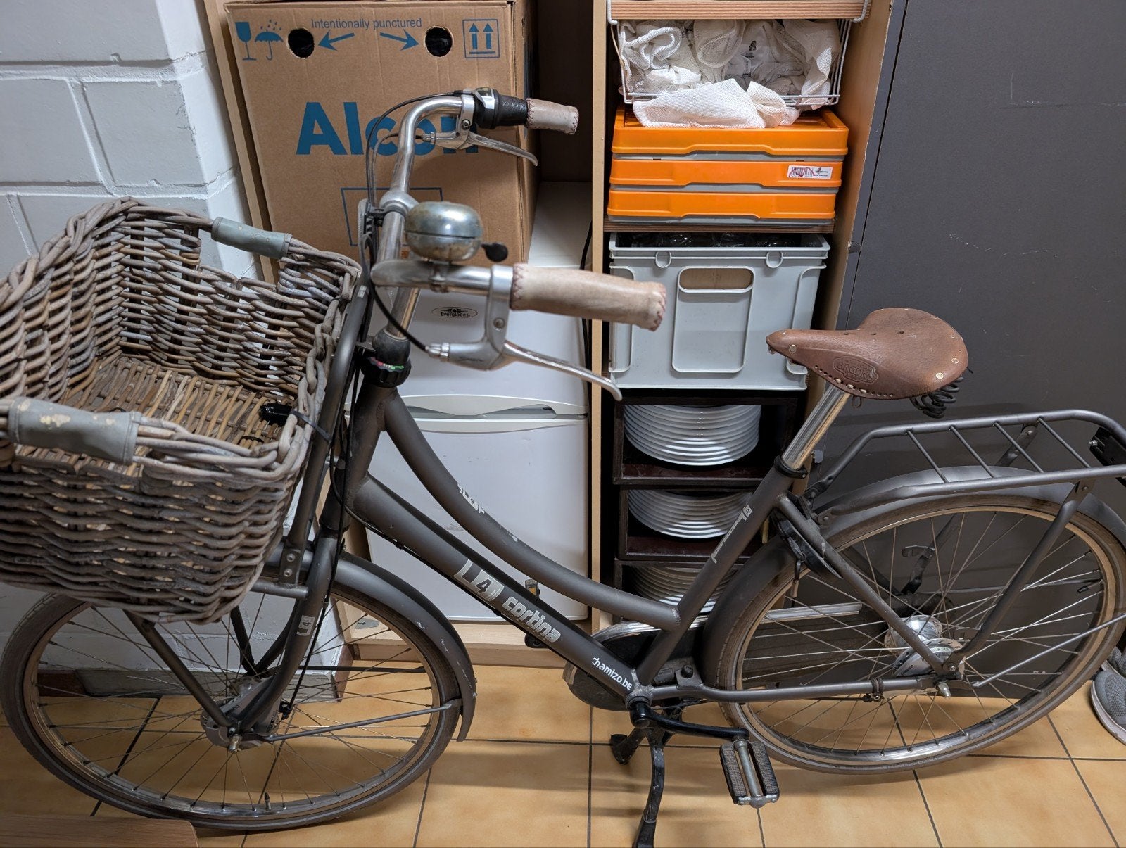 damesfiets van Cortina ( met mandje) in perfecte staat, Fietsen en Brommers, Ophalen, Trommelrem, Cortina u4, Handrem