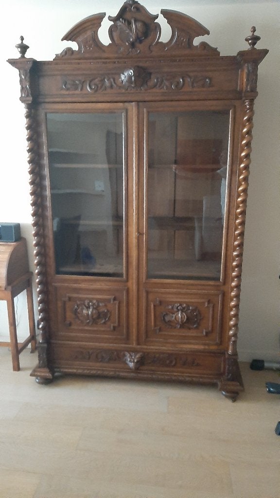 Antieke wandkast, Ophalen