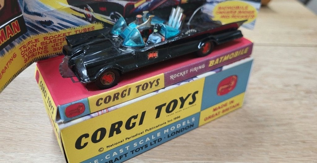 Corgi „Batmobile” Batman 1/43 - modelauto uit 1966, Ophalen of Verzenden, Gebruikt