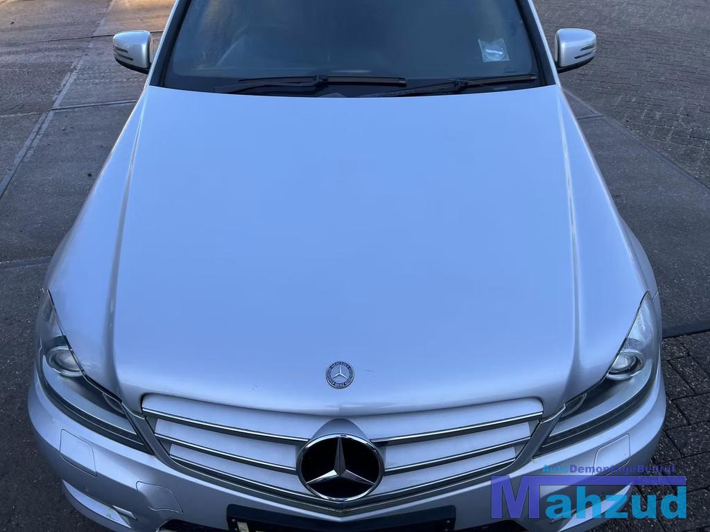 MERCEDES C KLASSE W204 zilver 775 motorkap 2011-2014, Mercedes-Benz AG, Mercedes-Benz, Utilisé, Mercedesstrasse 120
70372  Stuttgart, DE