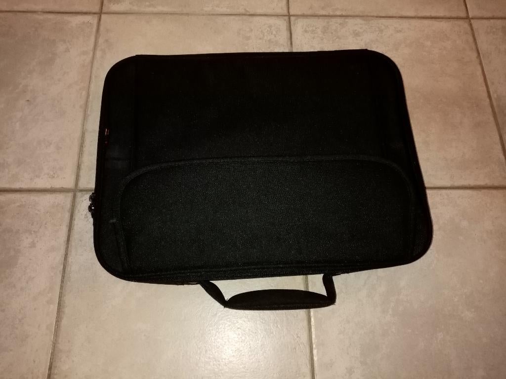 laptoptas 17", Computers en Software, Laptoptassen, Ophalen, 17 inch of meer, Zo goed als nieuw, Zwart