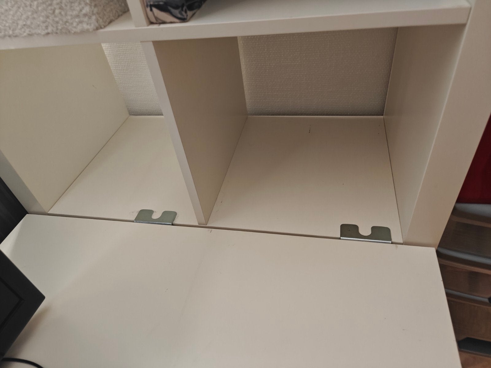 Bureau et étagère Ikéa, Enlèvement