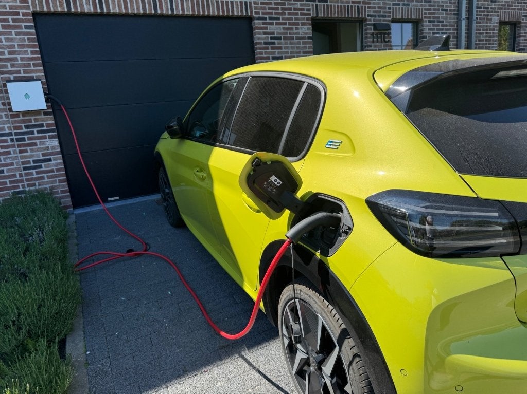 Peugeot e208 136, Autos, Peugeot, 100 kW, Achat, Jaune, Entretenue par le concessionnaire