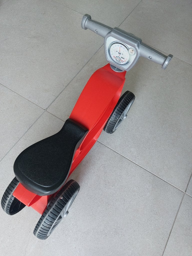 Moto pour enfant rouge et noir, Enfants & Bébés, Enlèvement, Comme neuf