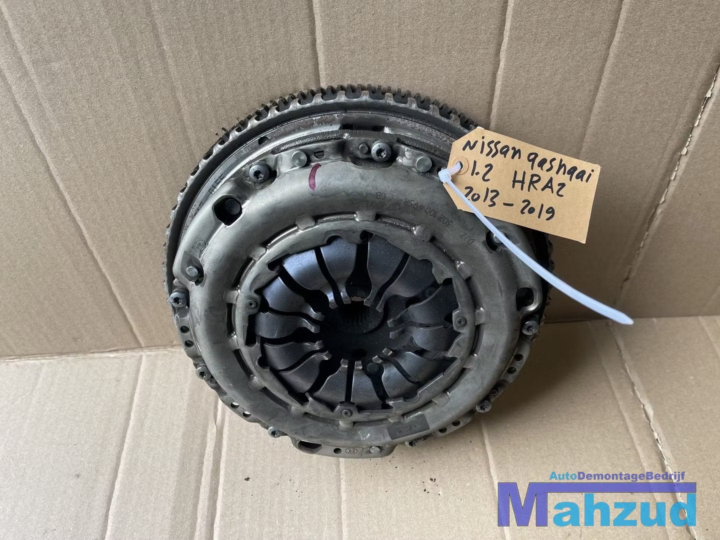 NISSAN QASHQAI 1.2 HRA2 Drukgroep dubbele massa vliegwiel, Nissan Motor Co., Ltd., Takashima 1-chome 1-1
220-8686  Yokohama, Utilisé