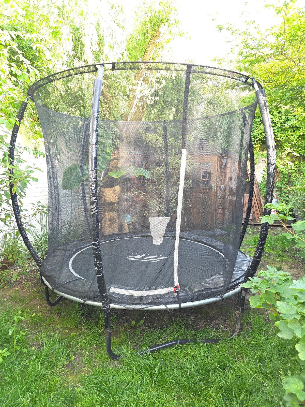 Trampoline 2m40 casi neuf, acheter l'année passée, Enfants & Bébés, Jouets | Extérieur | Trampolines
