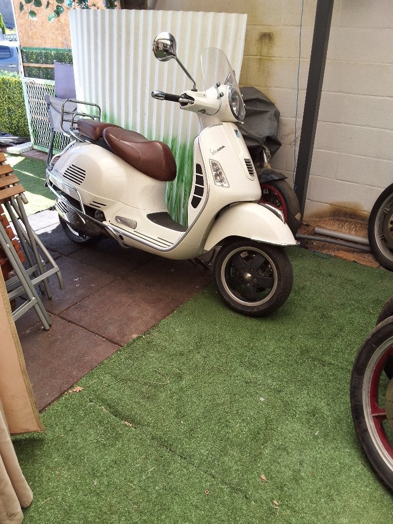 Vespa gts super 300ie, 300 cm³, Occasion, Super Sport, Particulier