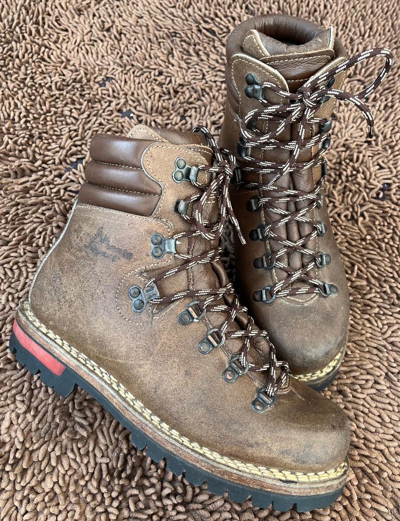 CHAUSSURES DE RANDONNÉE BERG -/ HIKING -/ MILITARY -/ 40, Chaussures de marche, Comme neuf, Brun, Enlèvement