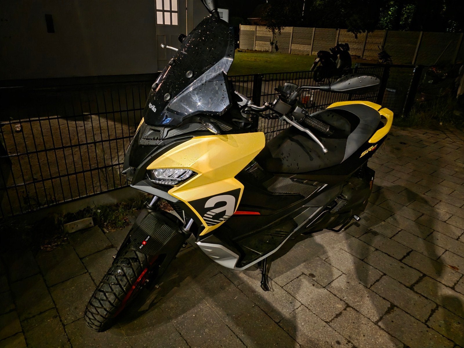 aprilia sr gt 125 1 maand oud amper 700km  2026, Entreprise