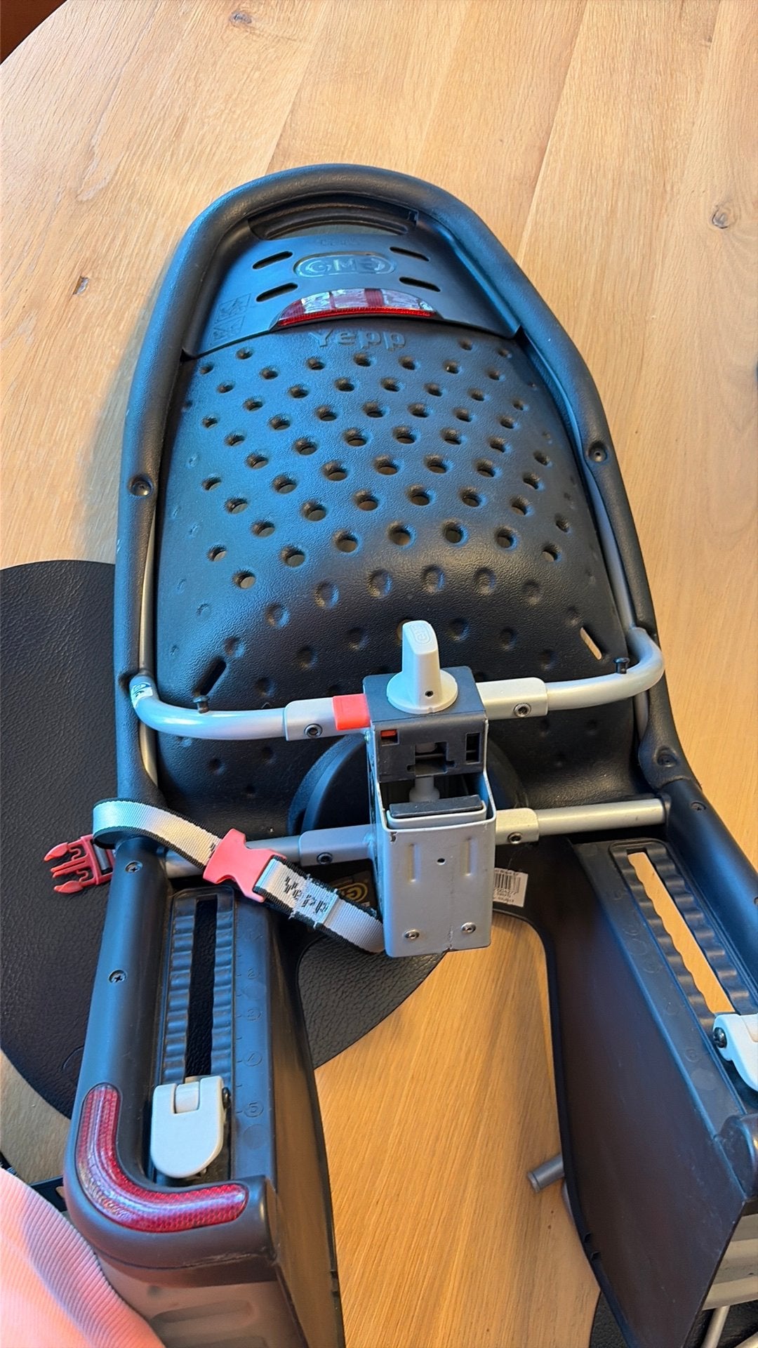 Yepp maxi black + easyfit carrier xl - fietsstoeltje, Ophalen, Achterzitje, 9 t/m 36 kg, Gebruikt
