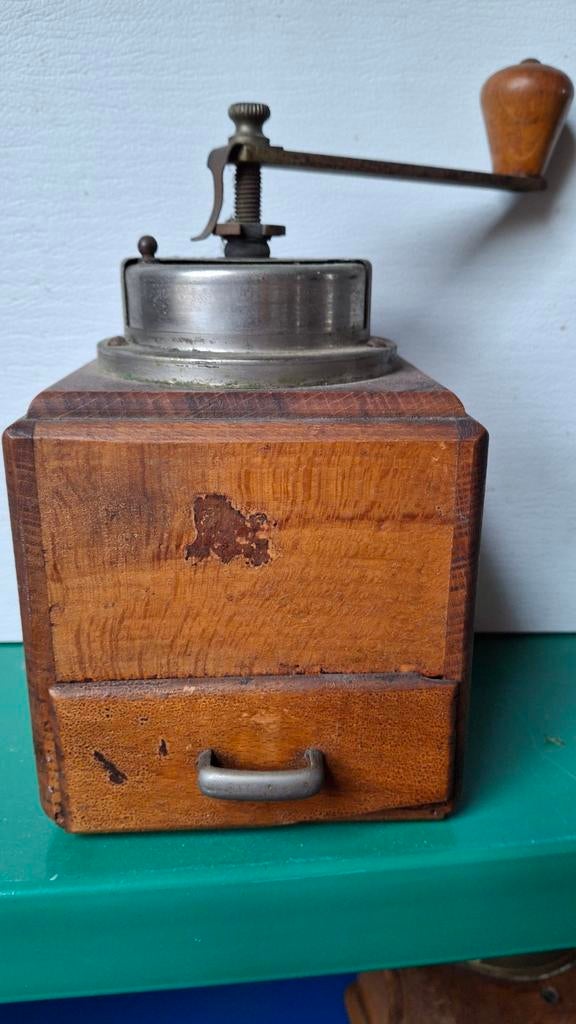 Antieke houten koffiemolen - Jaren '30 - Smeedstalen werk, Antiek en Kunst, Ophalen