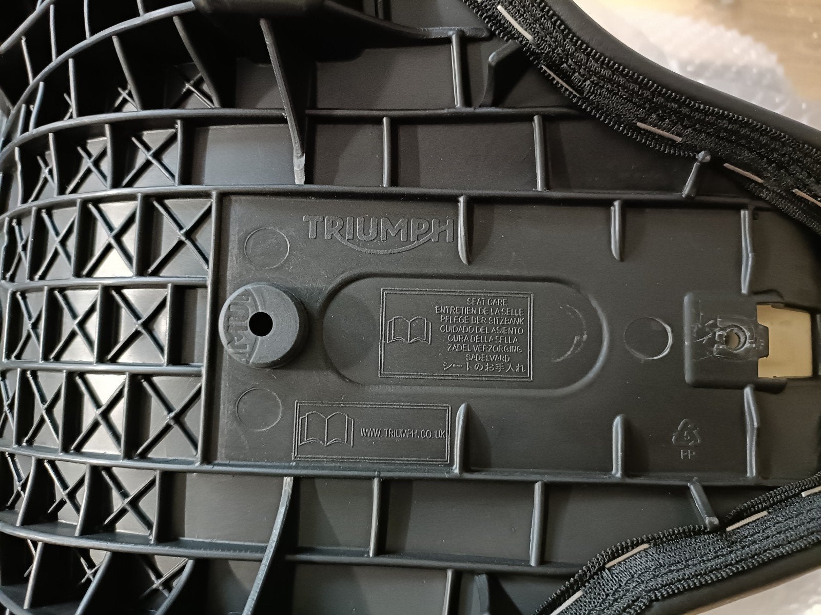 Orgineel nieuw Triumph Bobber zadel., Motoren, Particulier, Nieuw