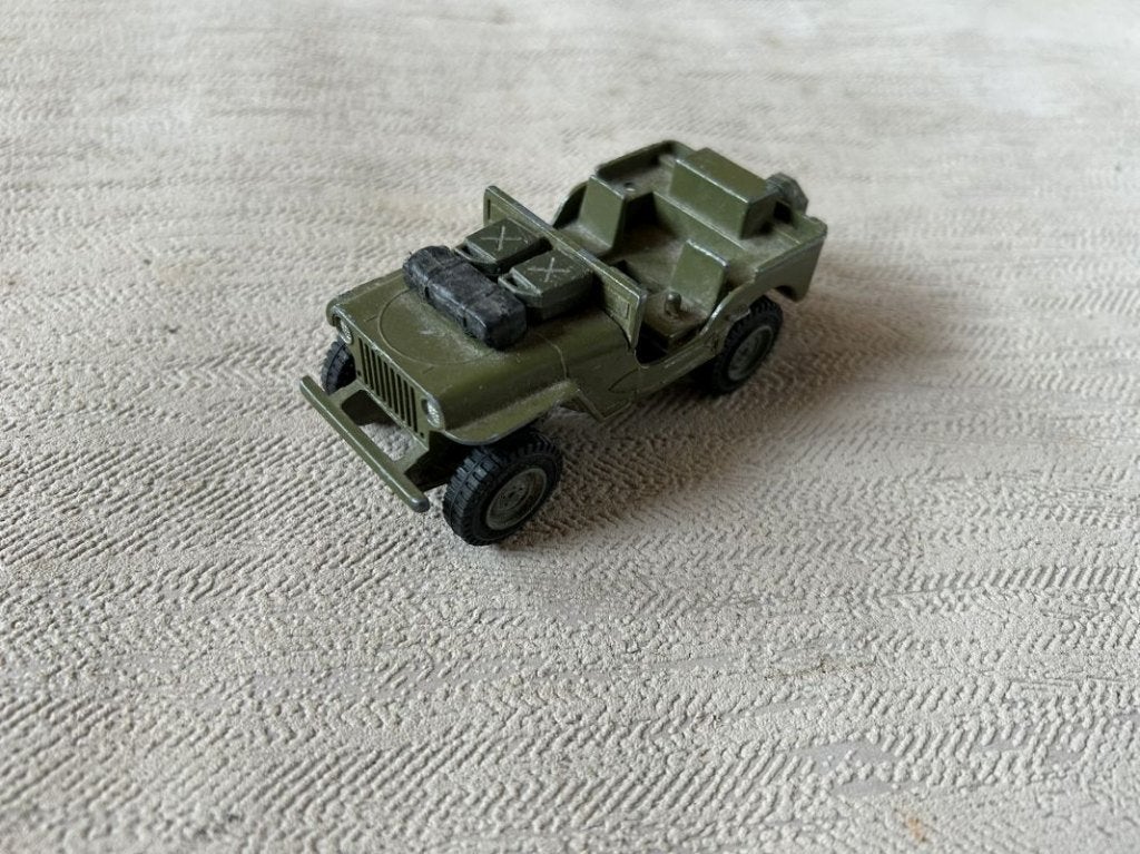 Willy's MB model voertuig - gemaakt door Dinky Toys US JEEP, Ophalen of Verzenden, Landmacht, Miniatuur of Beeldje