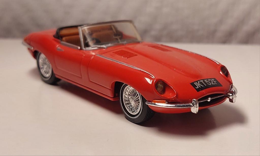 Jaguar E type Cabriolet 1967 rouge, Enlèvement ou Envoi, Comme neuf, Voiture, Matchbox