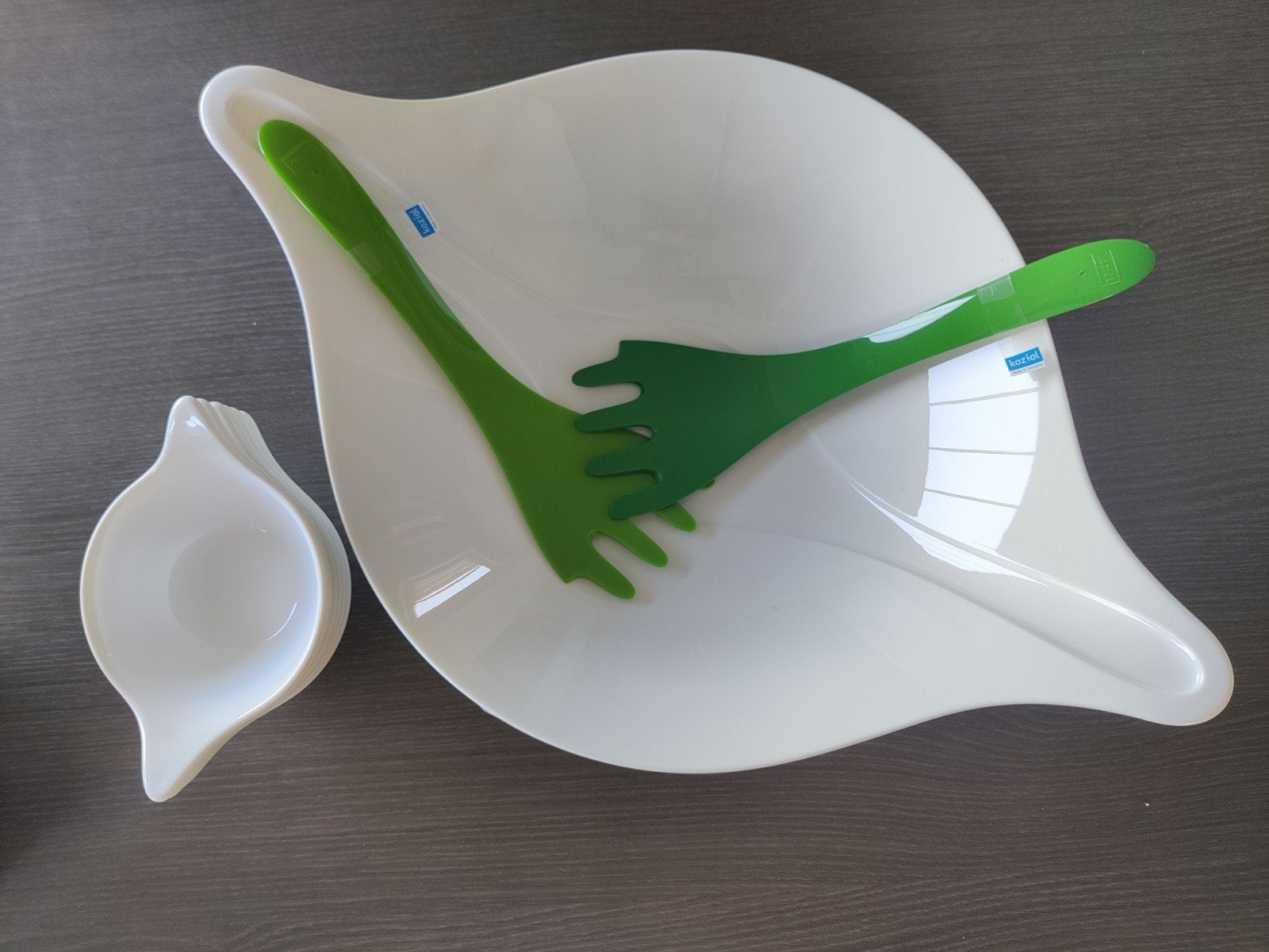 Ongebruikte saladeschaal met kleinere portieschaaltjes, Ophalen of Verzenden, Nieuw, Kunststof