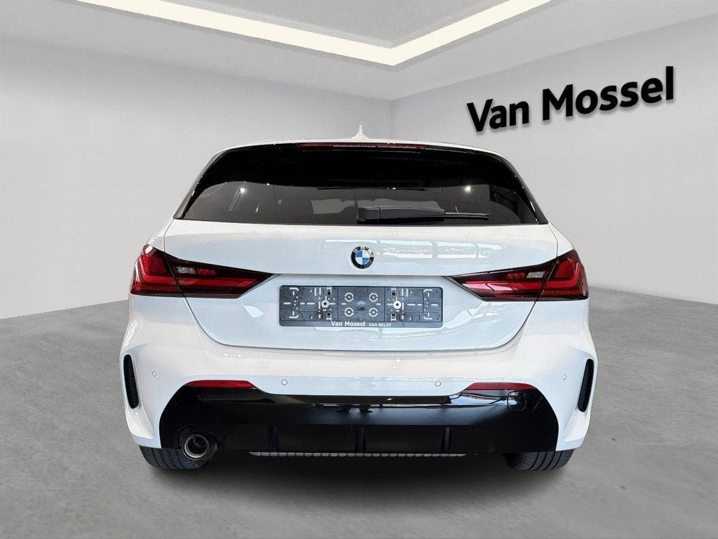 BMW 1-serie 118iA M-Pakket (100 kW), Auto's, BMW, Gebruikt, https://public.car-pass.be/vhr/fe4205f4-c227-4965-a398-928d6466a218