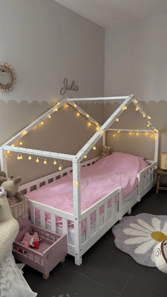 Huis/montessoribed 90x200 wit, valbeveiliging, Kinderen en Baby's, Ophalen, 85 tot 100 cm, Gebruikt, Lattenbodem