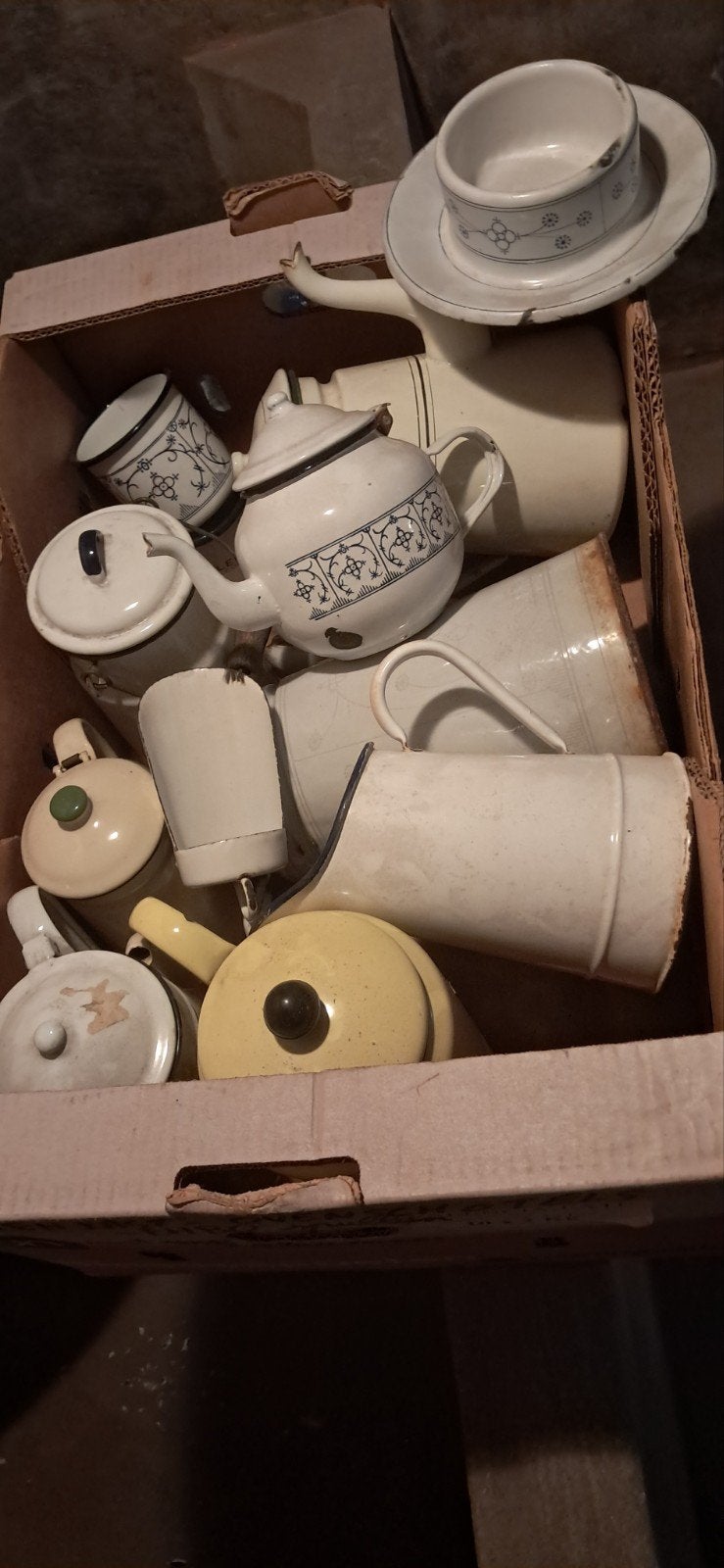 emaille koffiepotten, botervloot, emmers ea modellens, Enlèvement