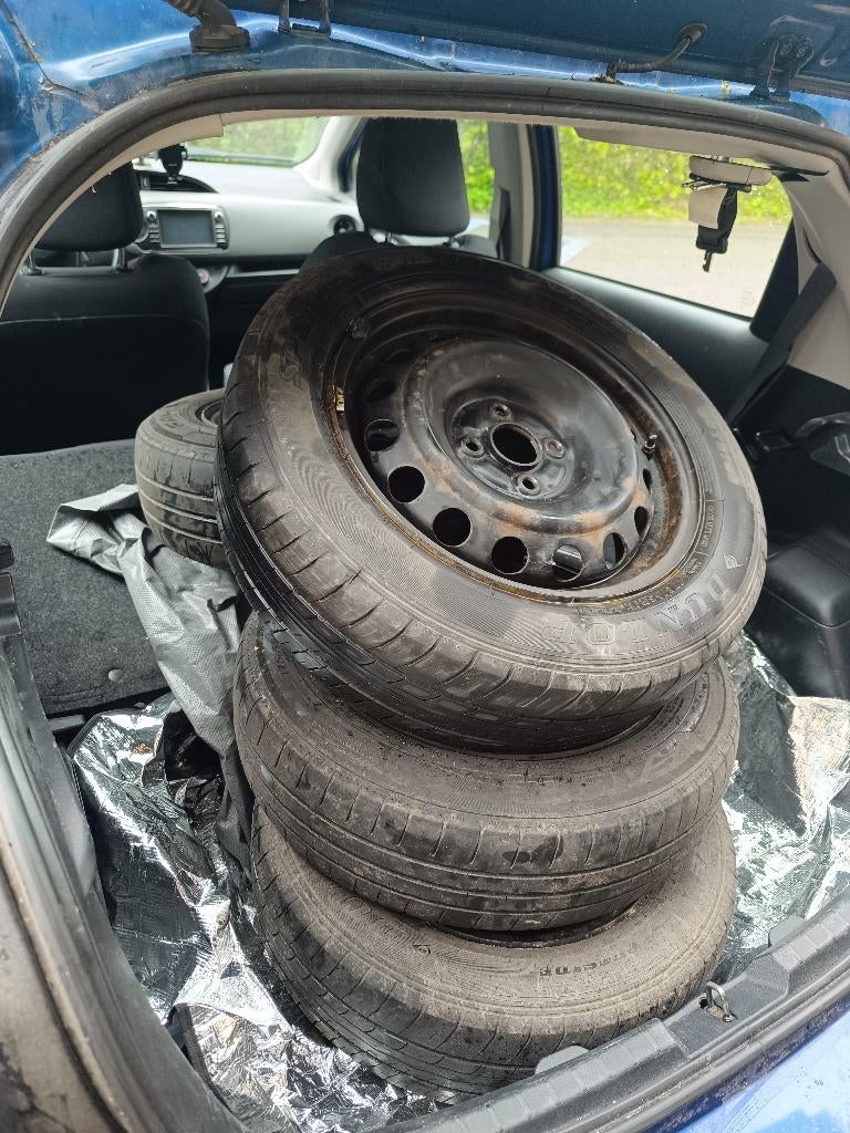 Pneus avec jantes pour Toyota Yaris, Auto-onderdelen, Banden en Velgen, Ophalen, Gebruikt, 16 inch, Band(en)