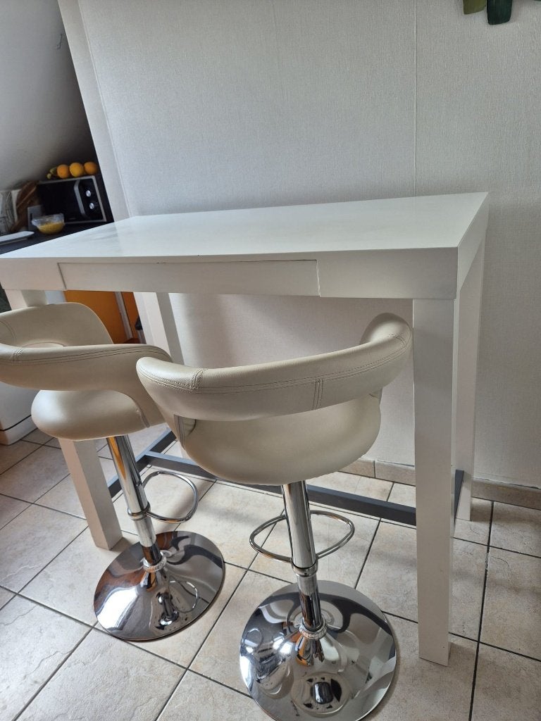 Bartafel met twe barstoel wit, Huis en Inrichting, Ophalen, In hoogte verstelbaar, Gebruikt