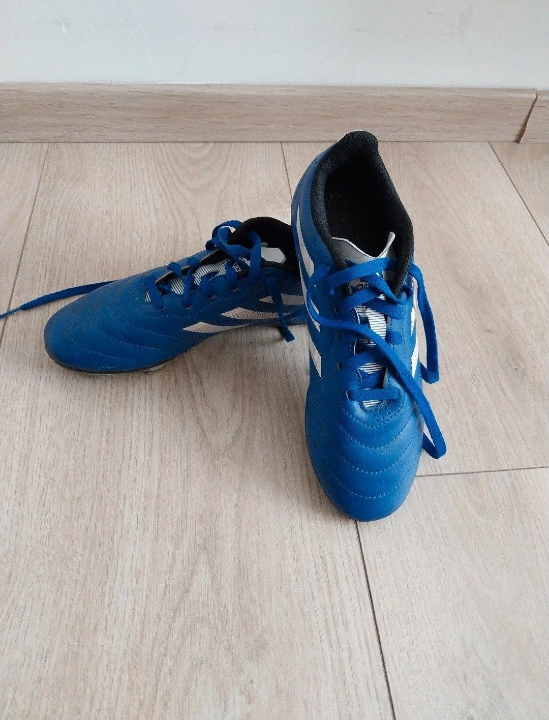 chaussures de foot Adidas taille 36, Enlèvement, Comme neuf, Chaussures