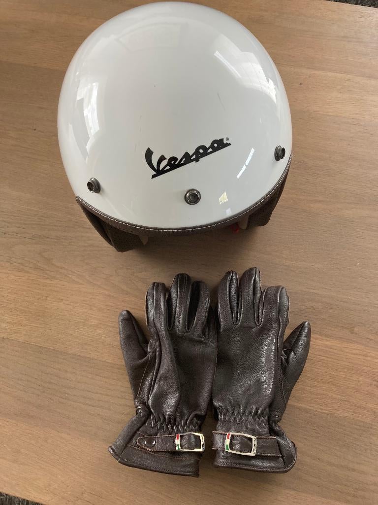 vespa helm 75€.....Vespa Lederen handschoenen15€, Fietsen en Brommers, Ophalen, Nieuw