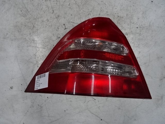 FEU ARRIÈRE GAUCHE Mercedes-Benz C (W203) (01-2000/02-2007), Autos : Pièces & Accessoires, Utilisé, Mercedes-Benz
