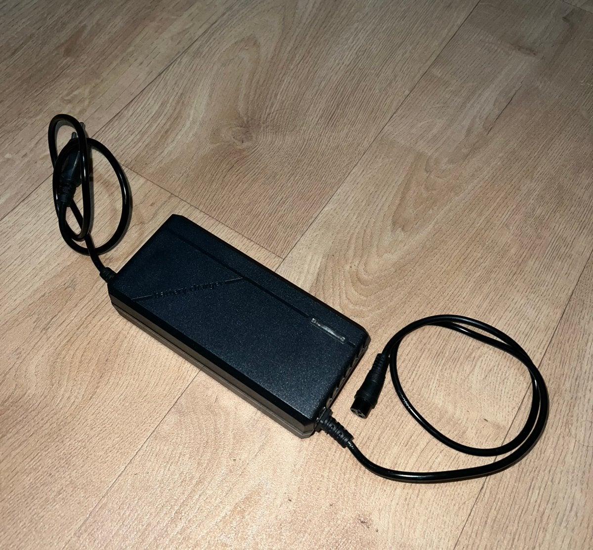 Chargeur E-Step 46,2 V GX 16 3 broches pour batterie 11S, Enlèvement, Comme neuf