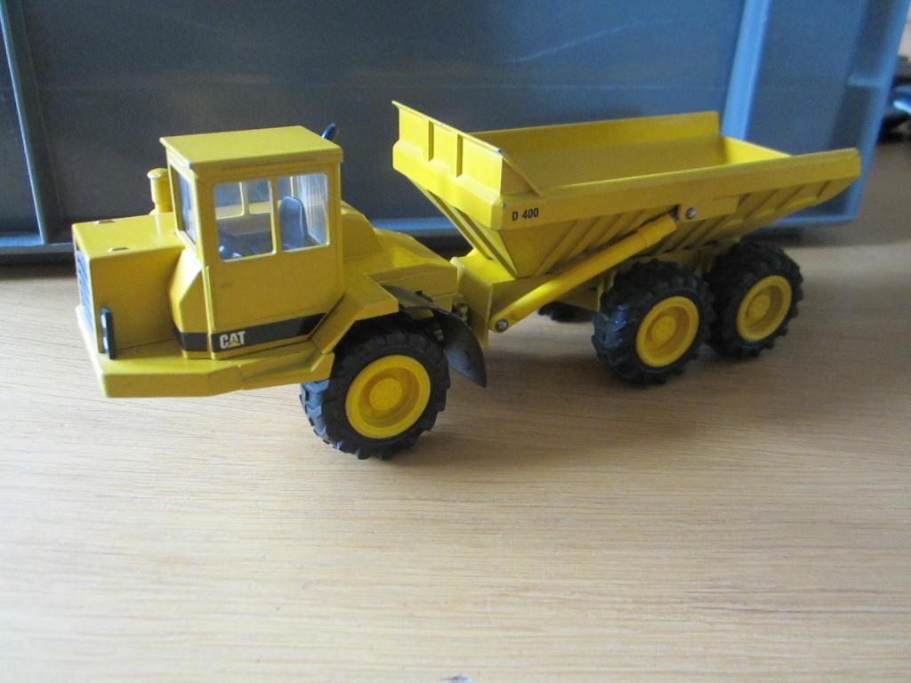 CAT D400, Ophalen of Verzenden, Zo goed als nieuw