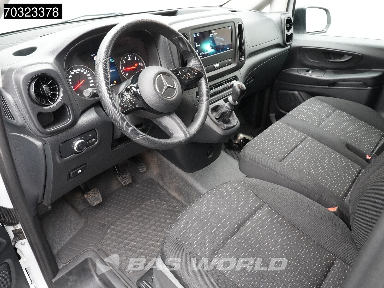 Mercedes Vito 110 Nwe model L2H1 Airco Cruise Camera Parkeer, 75 kW, Stof, Gebruikt, 4 cilinders