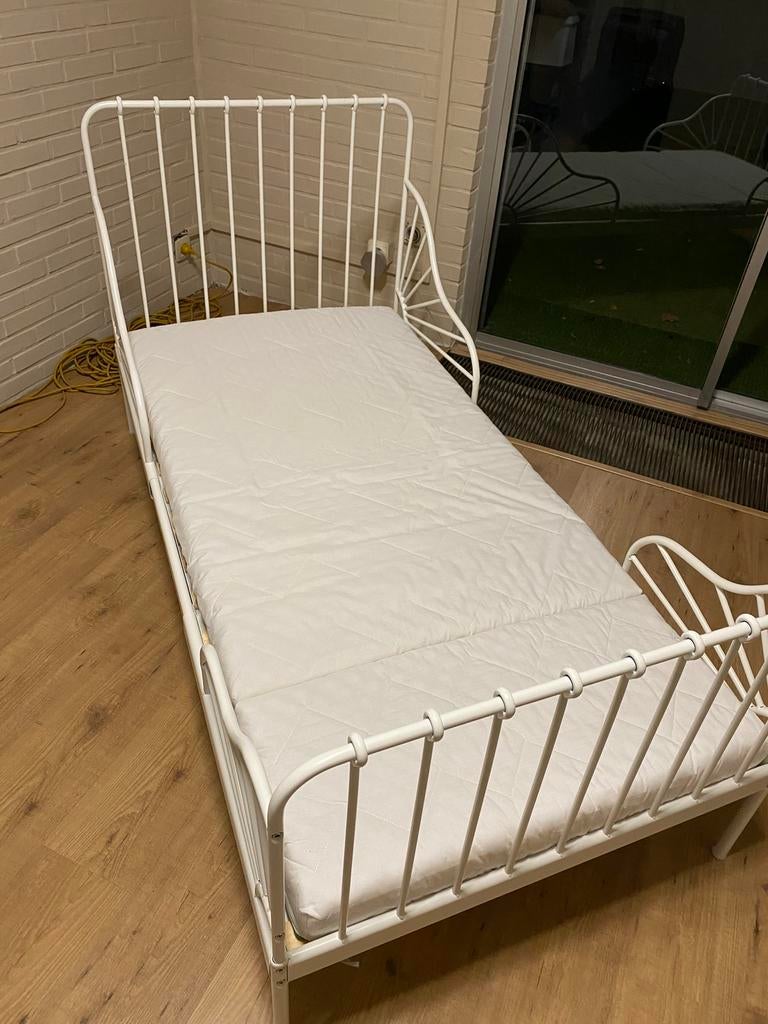 Meegroeibed met matras, Ophalen, Zo goed als nieuw